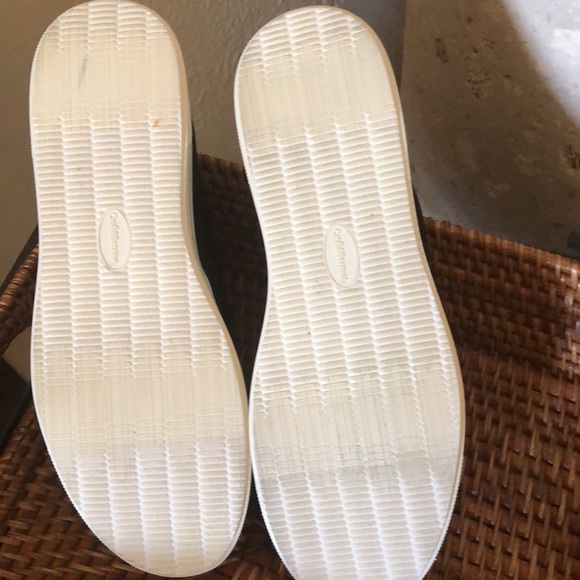 Shoes - Picture 3 of 4